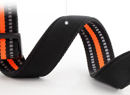 Zgarda pentru caini din material textil si lesa cu prindere metalica