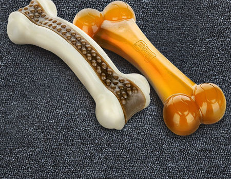 Kummist mänguluu koertele