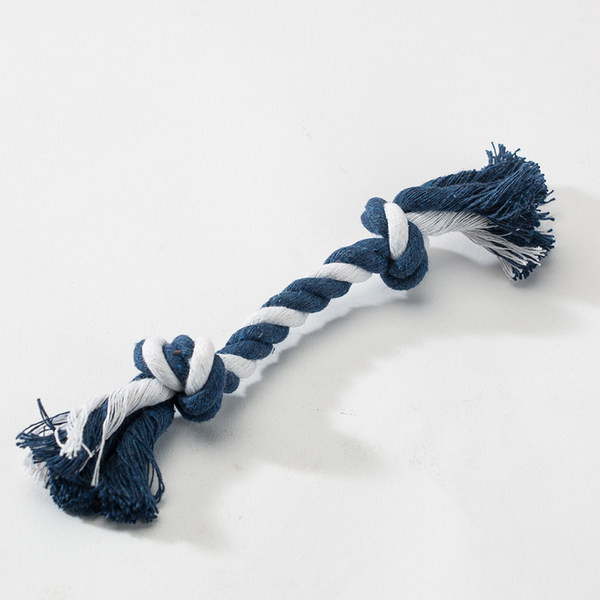 Jucărie pentru câini - o minge de frânghie sau frânghie