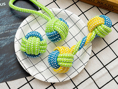 Различни висове текстилни играчки за кучета