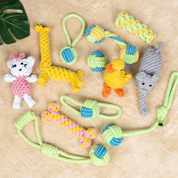 Различни висове текстилни играчки за кучета