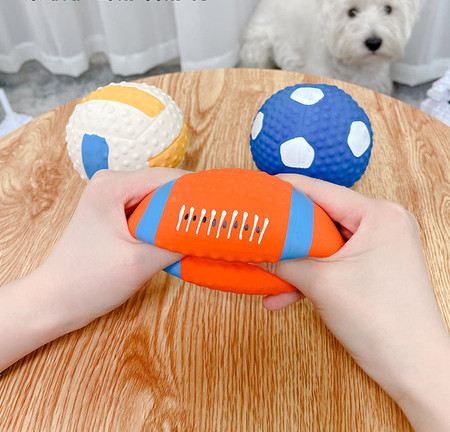 Väike kummipall koertele