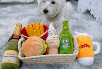 Mai multe modele de jucarii de plus pentru caini