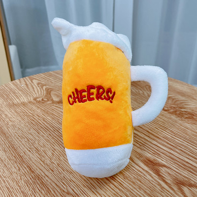 Mai multe modele de jucarii de plus pentru caini