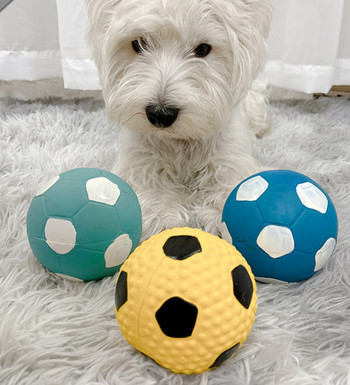 Гумена кучешка играчка с форма на футболна топка