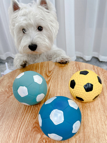 Гумена кучешка играчка с форма на футболна топка