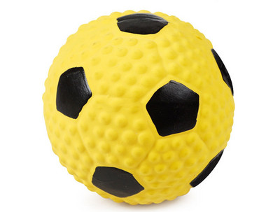Jalgpalli kujuline kummist koeramänguasi