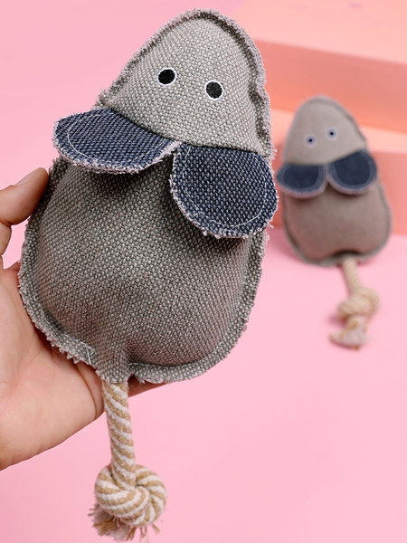 Hiirekujuline heliga väike plüüsist mänguasi