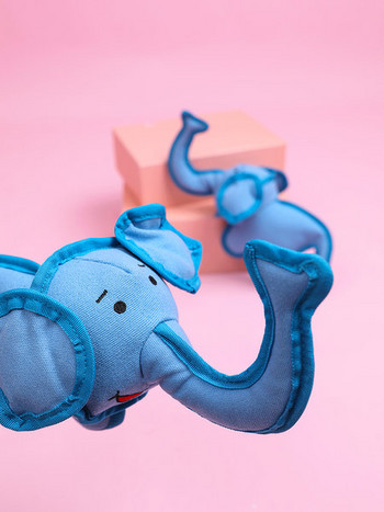 Кучешка плюшена играчка със звук във формата на слон