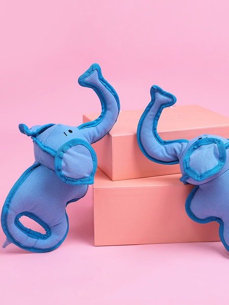 Jucărie de plus pentru câini cu sunet în formă de elefant