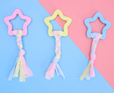 Jucărie textilă pentru câini care mușcă