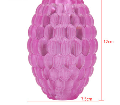 Kolmes suuruses kummist mängupall koertele