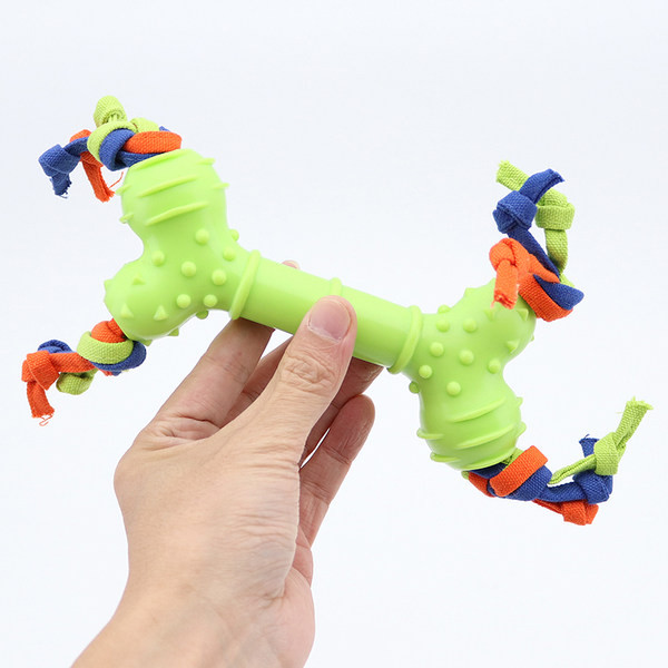 Jucărie de cauciuc pentru câini cu franjuri