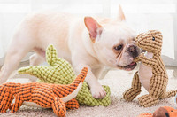 Plīša rotaļlieta pret kodieniem izturīgiem suņiem