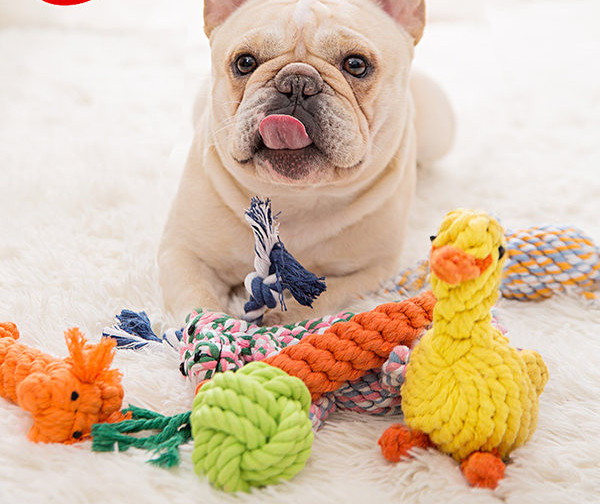 Jucărie textilă pentru câini sub formă de animale