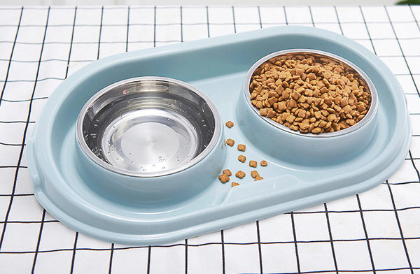 Διπλό μπολ με τροφή για σκύλους