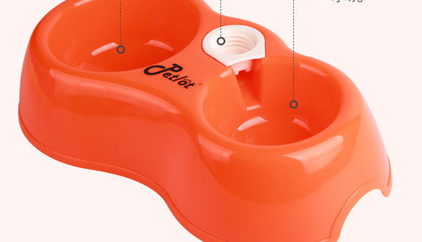 Plastična posuda s dva odjeljka za pse