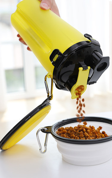 Πλαστικό ποτήρι σκύλου για νερό ή τροφή κατάλληλο για περπάτημα