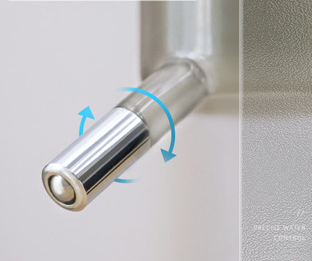 Dozator de apa suspendat in doua modele pentru caini si pisici