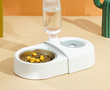 Kahekordne koerakauss veedosaatoriga