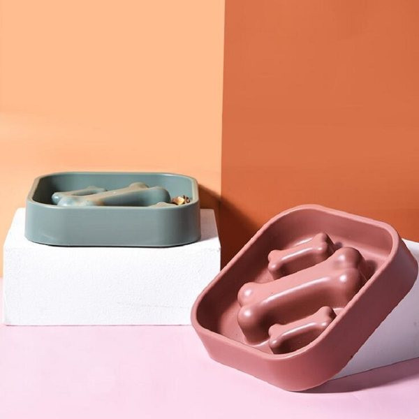 Plastična posuda za hranu za pse