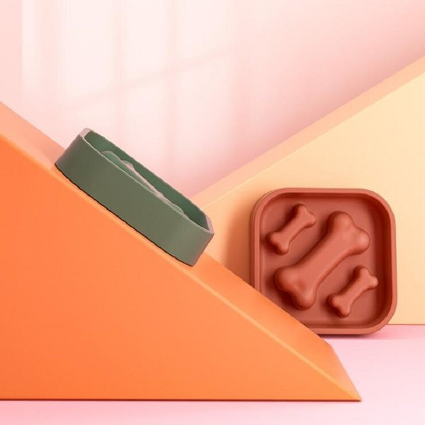 Plastična posuda za hranu za pse