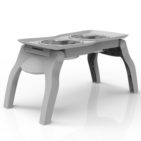 Kokkupandav laud kaussidega toidu ja vee jaoks