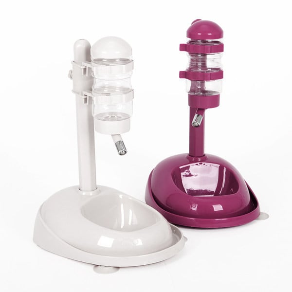 Veeautomaat ja koeratoidukauss