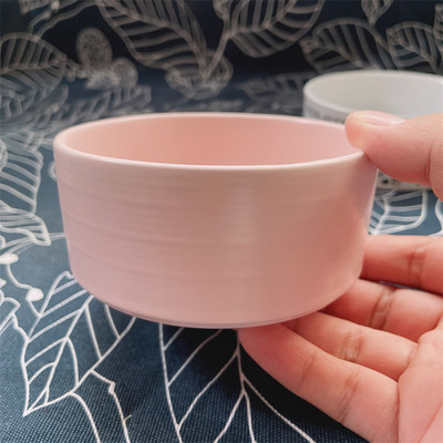 Keraamiline kauss koeratoidu jaoks