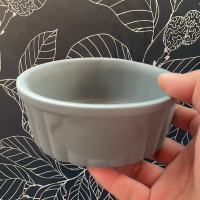 Keraamiline kauss koeratoidu jaoks