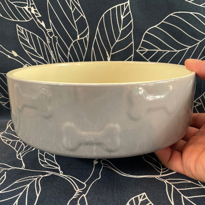 Keraamiline kauss koeratoidu jaoks