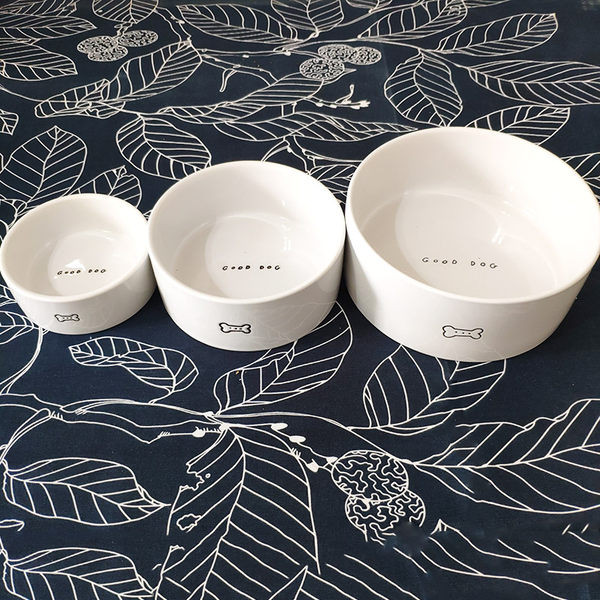 Keraamiline kauss koeratoidu jaoks