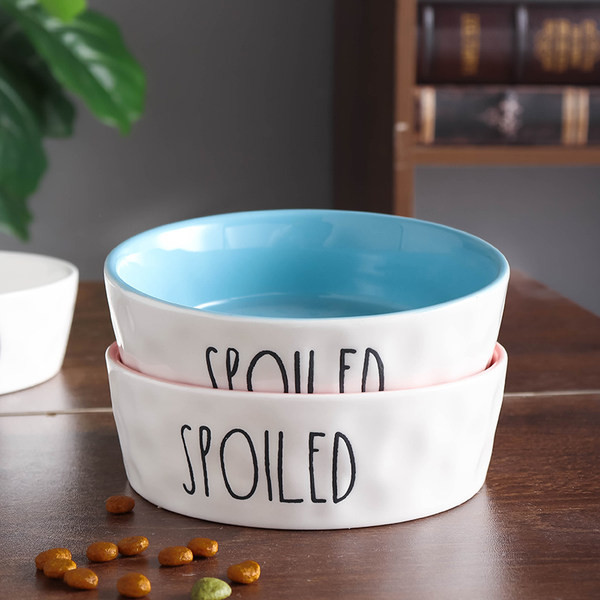 Keraamiline toidukauss, millel on kiri koertele