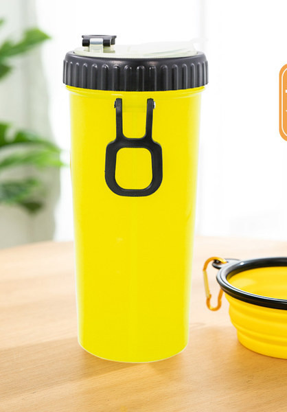 Plastikust anum vee või toidu jaoks välitingimustes kasutamiseks