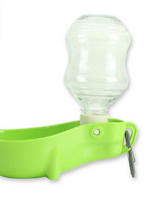 Kaasaskantav plastikust veepudel - koertele