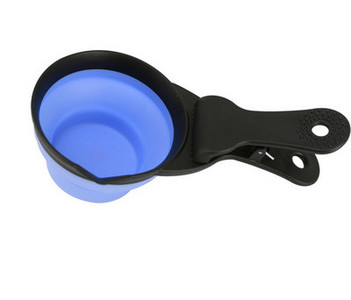 Sklopiva mjerna žličica za hranu za pse