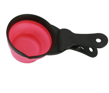 Sklopiva mjerna žličica za hranu za pse