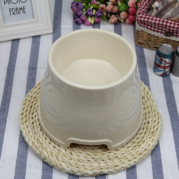 Okrugla plastična posuda za hranu za pse