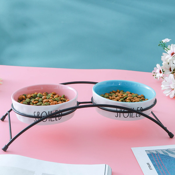 Boluri din ceramică pentru câini cu inscripție