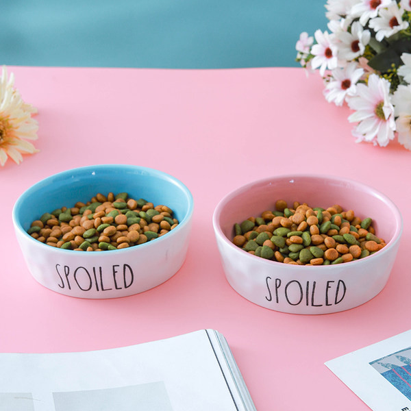 Boluri din ceramică pentru câini cu inscripție