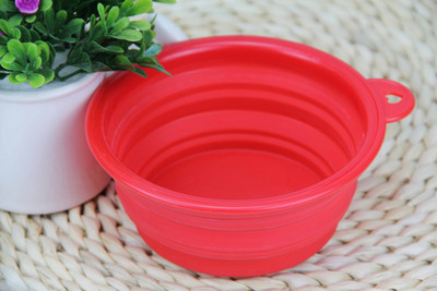 Bol pentru câini pliabil din silicon