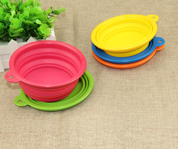 Bol pentru câini pliabil din silicon