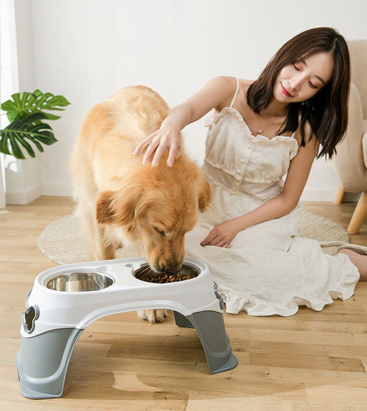 Plastmasas statīvs ar ūdens bļodām un nerūsējošā tērauda suņu barību