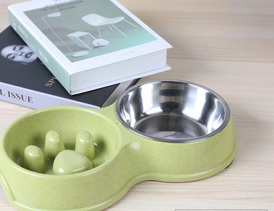 Bol dublu din plastic pentru caini - compartimente pentru apa si hranire lenta
