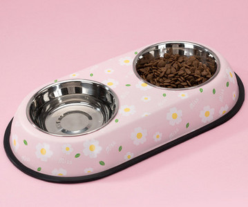 Kahekordne aplikatsiooniga metallkauss koertele