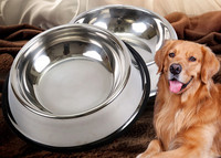 Roostevabast terasest kauss koeratoidu jaoks