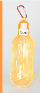 Sticla de apă din plastic pentru câini potrivită pentru plimbare - de la 250 ml sau 500 ml