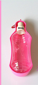 Sticla de apă din plastic pentru câini potrivită pentru plimbare - de la 250 ml sau 500 ml