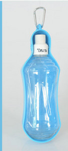 Sticla de apă din plastic pentru câini potrivită pentru plimbare - de la 250 ml sau 500 ml