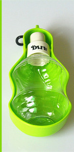 Sticla de apă din plastic pentru câini potrivită pentru plimbare - de la 250 ml sau 500 ml